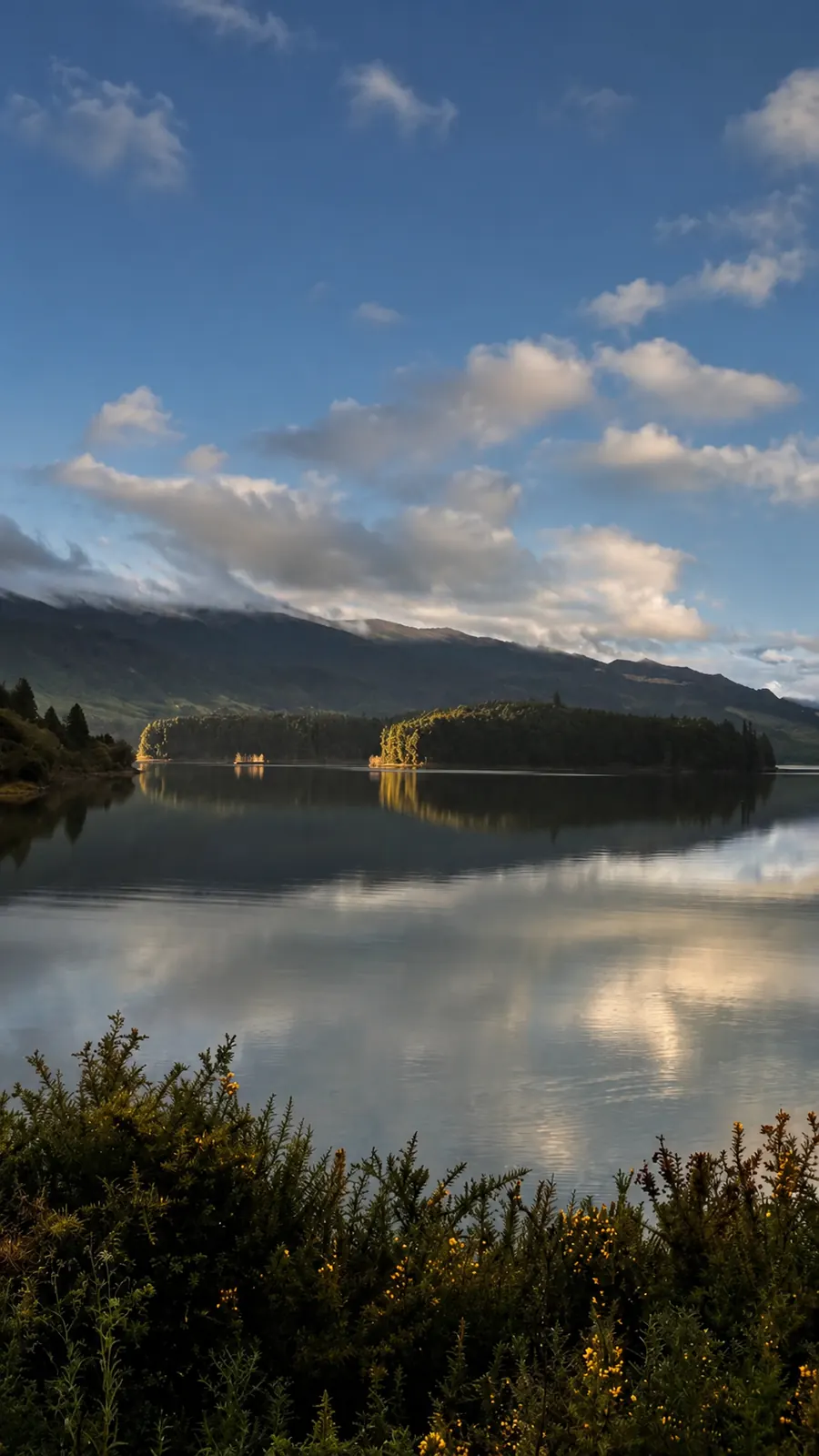 Vista del Embalse del Neusa, Cundinamarca, a 10 minutos caminando desde Fuga