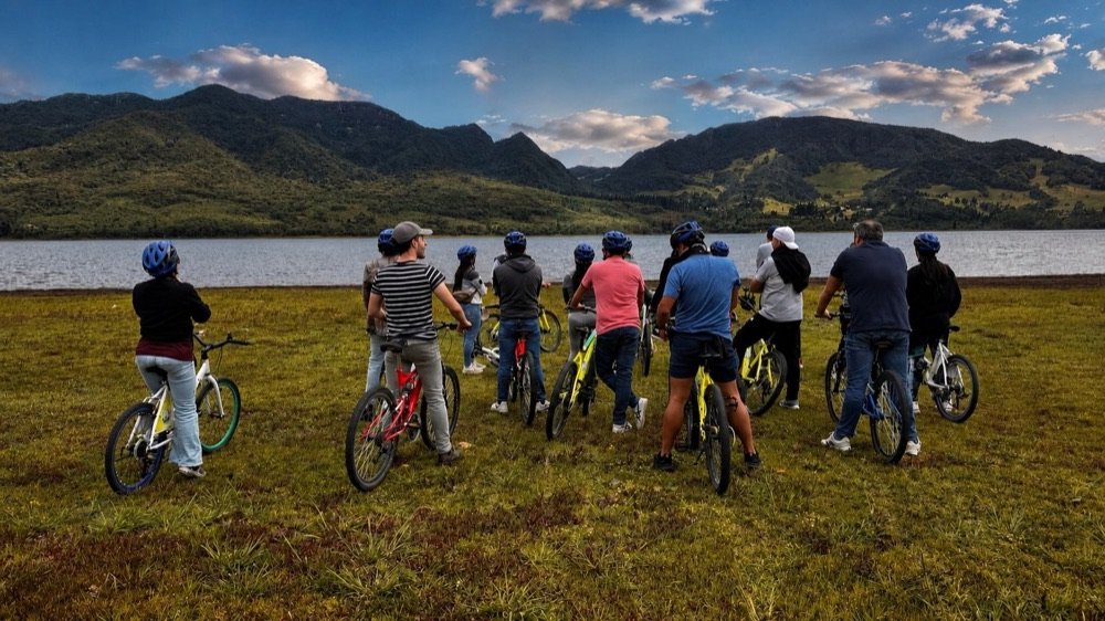 Paseo guiado en bicicleta alrededor del Embalse del Neusa
